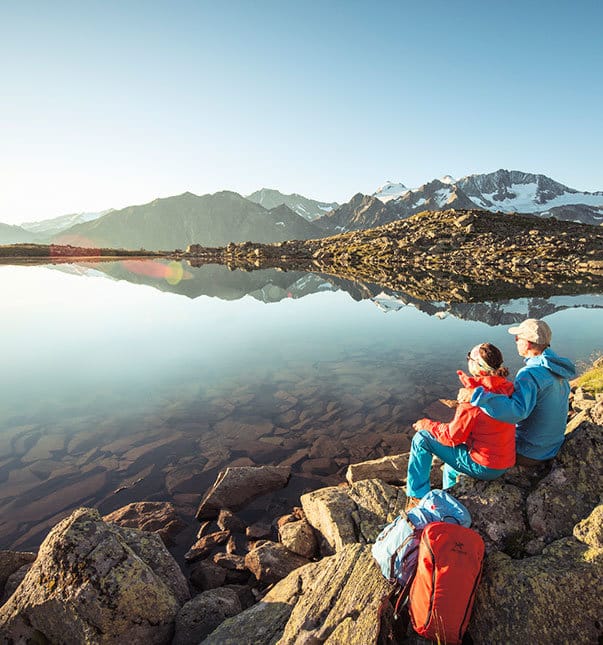 Sepp-und-Hannis-Sommer-Landschaft-Bergtour-Bergrast-Bergsee-Aktivurlaub-Tirol